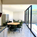 Casa à venda com 3 quartos, sendo 2 suítes, no condomínio Residencial Marchant Buarque, Atibaia - SP