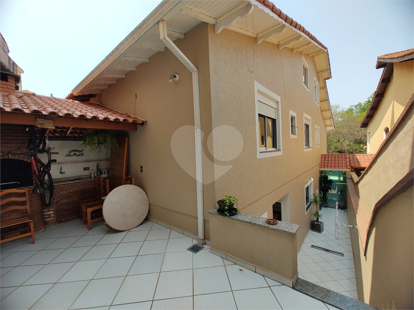 Sobrado à venda com 3 quartos, sendo 1 suíte, em Jardim Pinheiros, São Paulo, SP