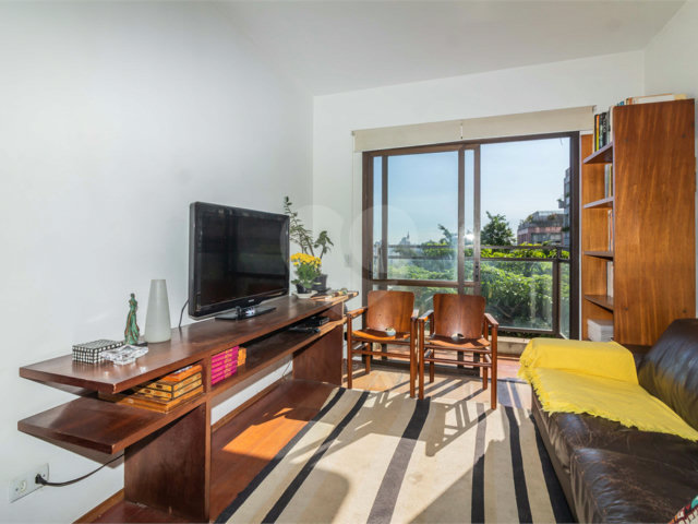 Apartamento à venda com 2 quartos, sendo 1 suíte,  em Vila Madalena, São Paulo, SP