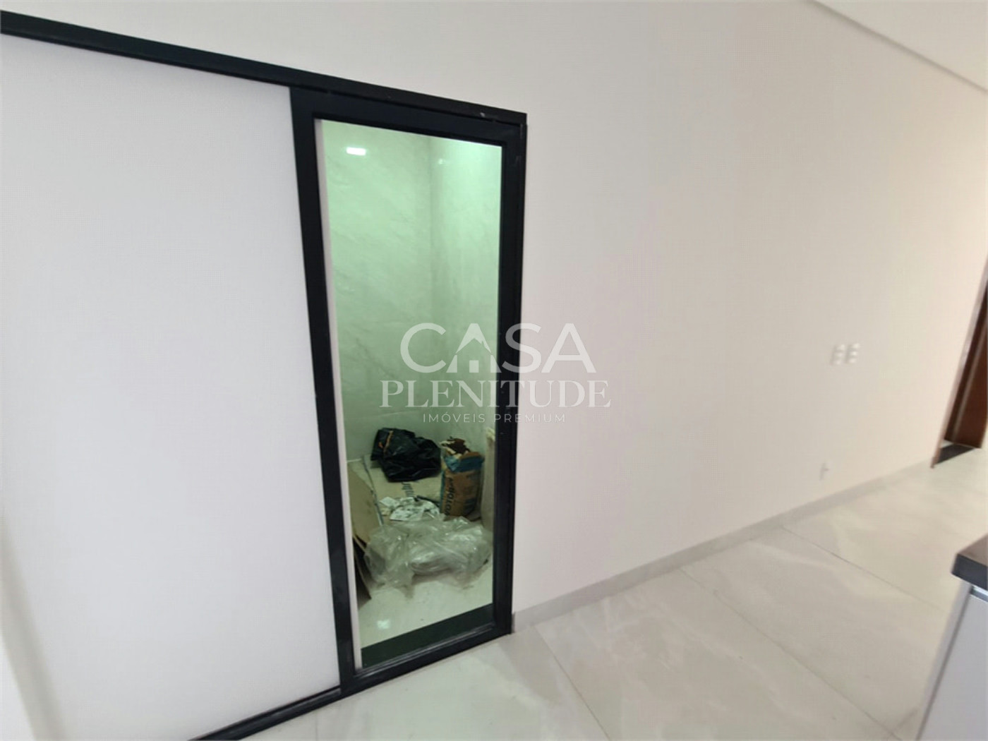 Casa em condomínio à venda com 5 quartos, sendo 3 suítes, em Wanel Ville, Sorocaba, SP