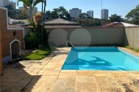 Casa à venda com 3 quartos, sendo 1 suíte, em Santo Amaro, São Paulo, SP