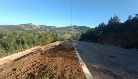 Terreno à venda no condomínio Bosque da Represa, Nazaré Paulista - SP