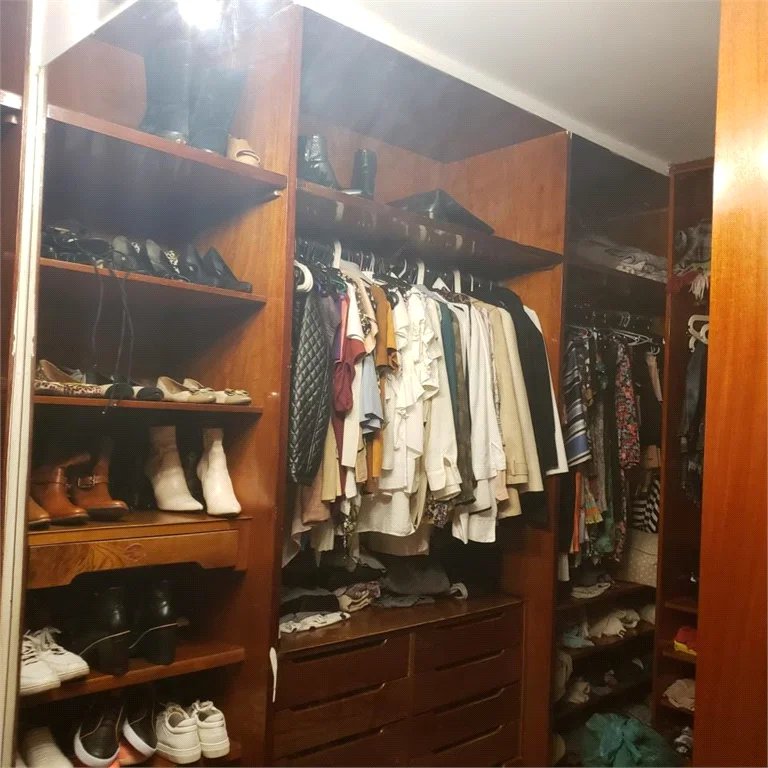 Casa à venda com 6 quartos, sendo 4 suítes, em Vila Sônia, São Paulo, SP