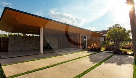 Casa à venda com 3 suítes no condomínio Primavera, Salto - SP
