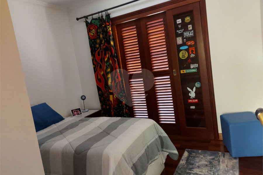 Sobrado à venda com 4 quartos, sendo 1 suíte, em Serra da Cantareira, Mairiporã, SP