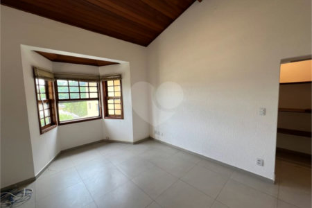 Casa à venda ou para alugar com 4 quartos, sendo 3 suítes, no condomínio Estância Marambaia, Vinhedo - SP