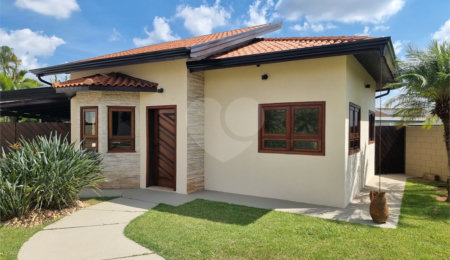 Casa à venda ou para alugar com 3 quartos, sendo 1 suíte,  no condomínio Terras de Vinhedo, Vinhedo - SP