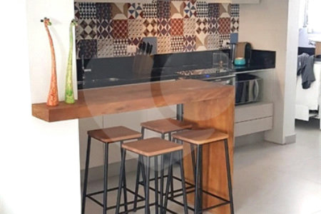 Apartamento à venda com 3 quartos, sendo 1 suíte, em Moema, São Paulo, SP