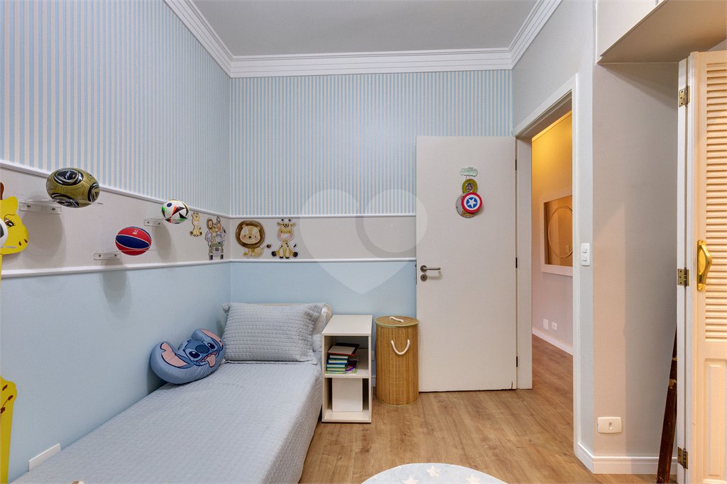 Casa à venda com 5 quartos, sendo 3 suítes, em Alto da Boa Vista, São Paulo, SP
