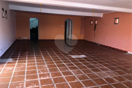 Casa à venda com 4 quartos, sendo 2 suítes,  em Jardim Leonor, São Paulo, SP