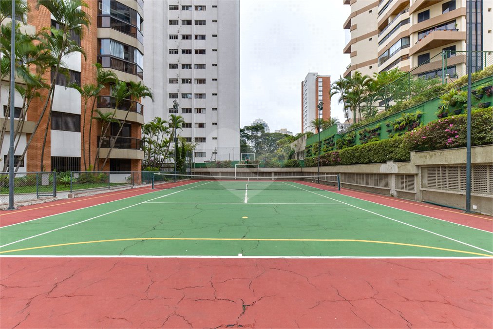 Apartamento à venda com 3 quartos, sendo 2 suítes, em Campo Belo, São Paulo, SP
