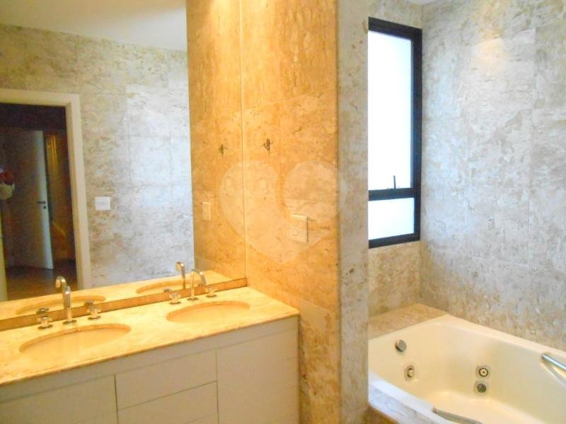 Apartamento à venda com 4 suítes em Vila Suzana, São Paulo, SP