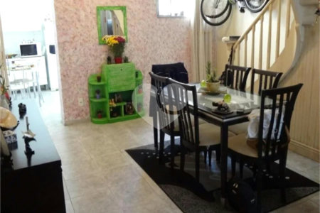 Sobrado à venda com 4 quartos, sendo 2 suítes, em Belenzinho, São Paulo, SP