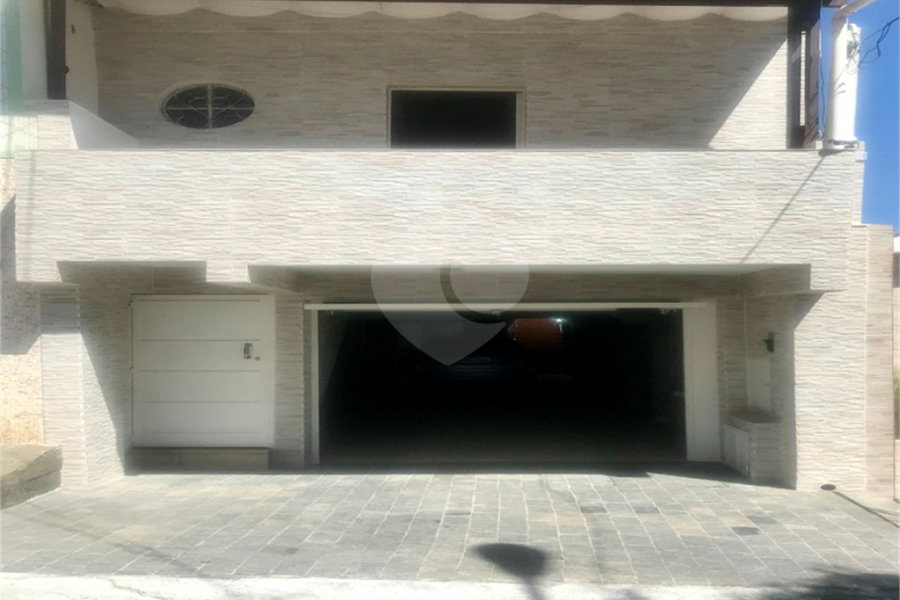 Sobrado à venda com 4 quartos, sendo 1 suíte, em Vila Gustavo, São Paulo, SP