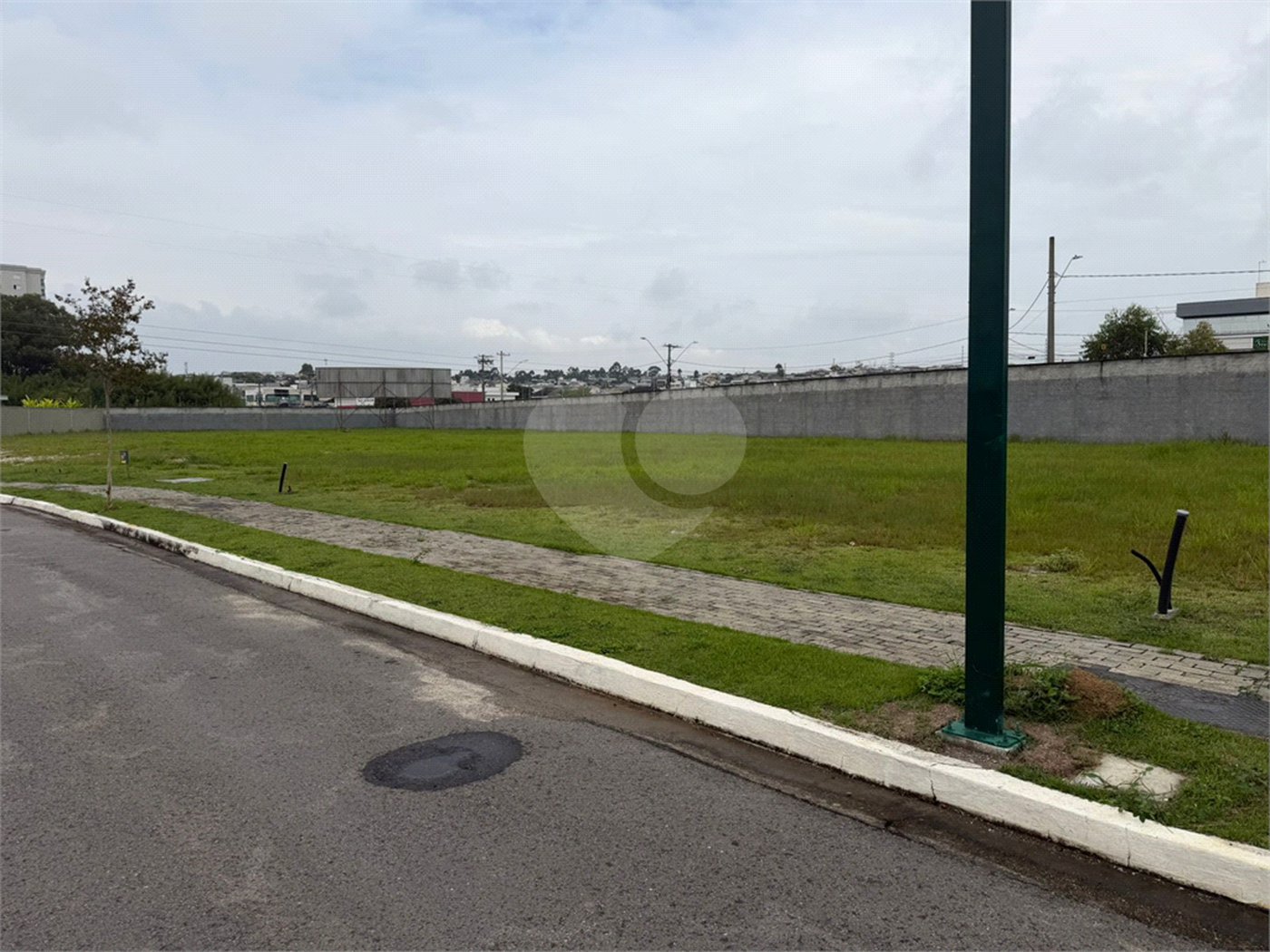 Terreno à venda no condomínio Jardim das Nações, São José dos Campos - SP
