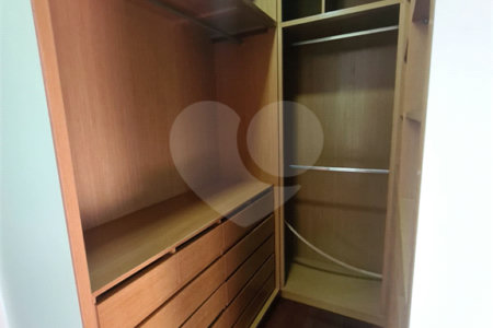 Casa à venda com 4 quartos, sendo 2 suítes, no condomínio Bosque de Grevilea, Vinhedo - SP