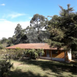 Chácara à venda com 8 quartos, sendo 3 suítes, no Centro, Toledo, MG
