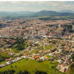 Casa de Vila à venda com 5 quartos em Jardim Santa Lúcia, Bragança Paulista, SP