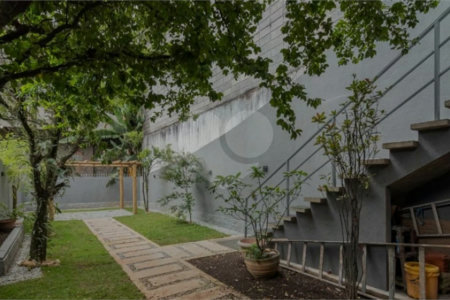 Sobrado à venda com 4 suítes em Vila Santa Catarina, São Paulo, SP