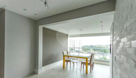 Apartamento à venda com 3 quartos, sendo 1 suíte,  em Vila Anastácio, São Paulo, SP