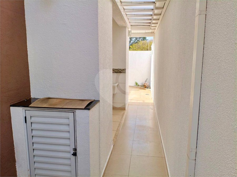 Casa à venda com 3 quartos, sendo 1 suíte, no condomínio Residencial Rio Preto Village, Atibaia - SP