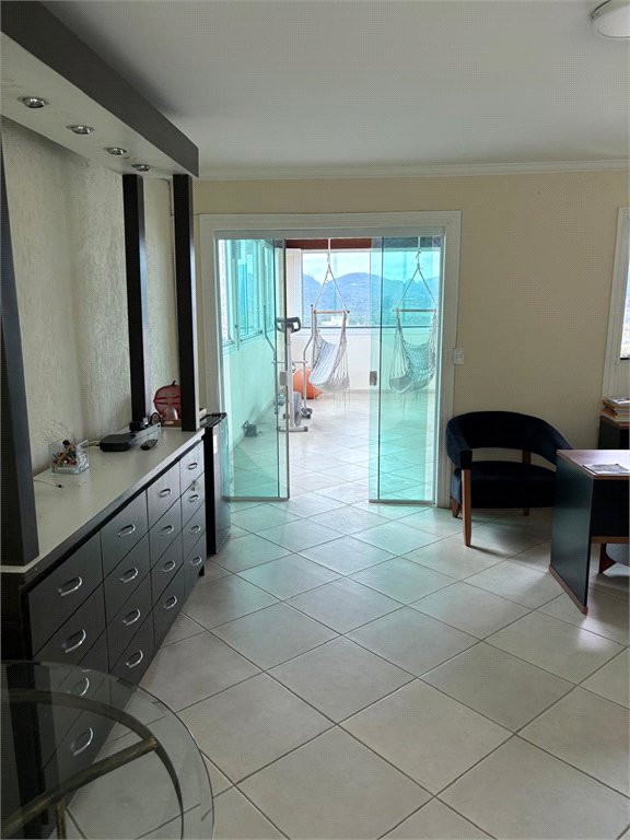 Casa à venda com 4 suítes em Vila Lavínia, Mogi das Cruzes, SP