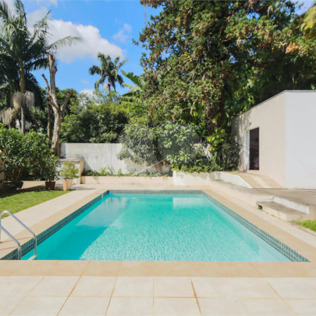 Casa à venda com 4 quartos, sendo 1 suíte,  em Interlagos, São Paulo, SP