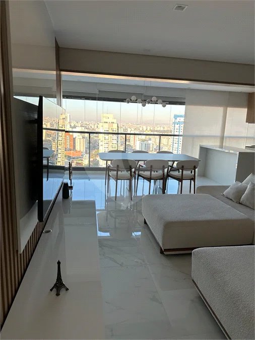 Apartamento de alto padrão com 108 m², 3 dormitórios, 1 suíte, varanda gourmet, planejados, lazer completo e próximo ao Metrô Alto do Ipiranga.