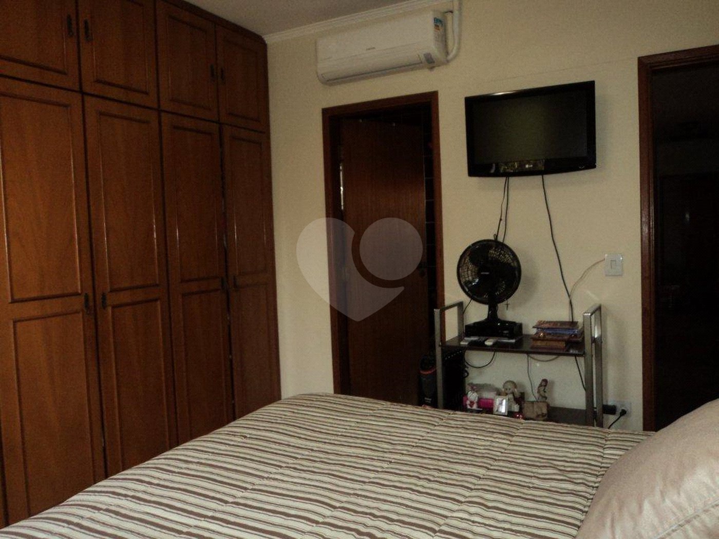 Casa à venda com 3 quartos, sendo 1 suíte, em Jardim Cláudia, São Paulo, SP