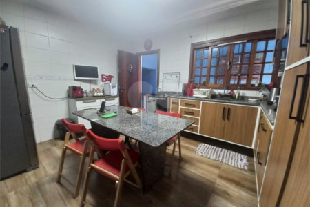 Casa à venda com 5 quartos, sendo 3 suítes,  em Jardim Bonfiglioli, São Paulo, SP
