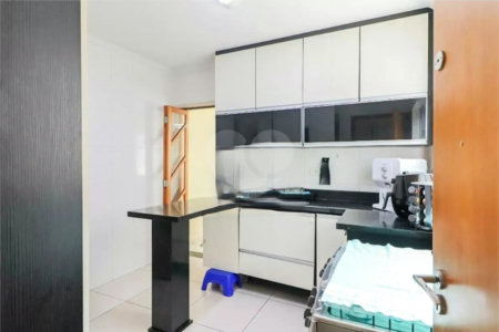 Sobrado à venda com 3 quartos, sendo 1 suíte, em Jardim Centenário, São Paulo, SP