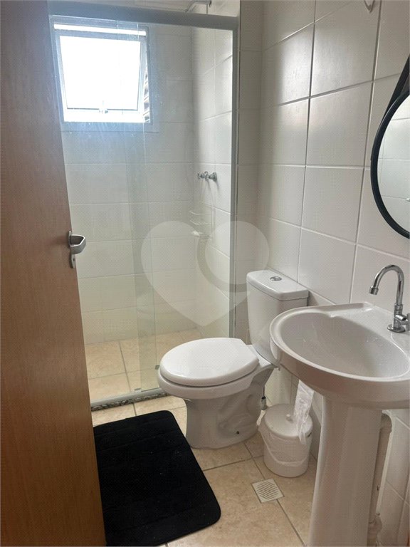 Apartamento à venda ou para alugar com 2 quartos, sendo 1 suíte,  em Guilhermina, Praia Grande, SP