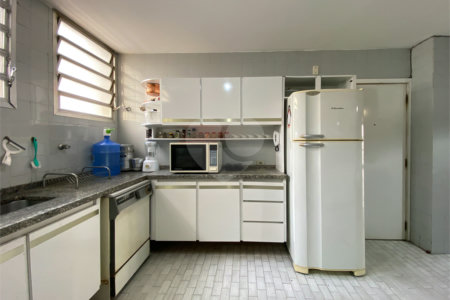 Apartamento à venda com 3 quartos, sendo 1 suíte, em Santa Cecília, São Paulo, SP