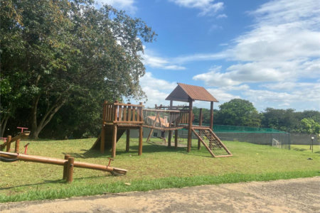 Casa à venda com 3 quartos, sendo 1 suíte, no condomínio Jardim Guarujá, Salto - SP