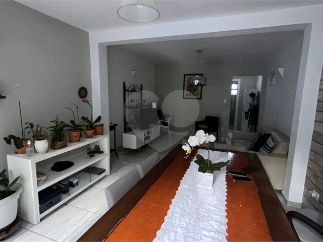Sobrado à venda com 3 quartos em Santana, São Paulo, SP