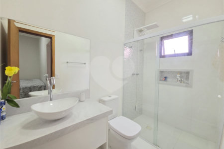 Casa à venda com 3 suítes no condomínio Village Ipanema I, Araçoiaba da Serra - SP