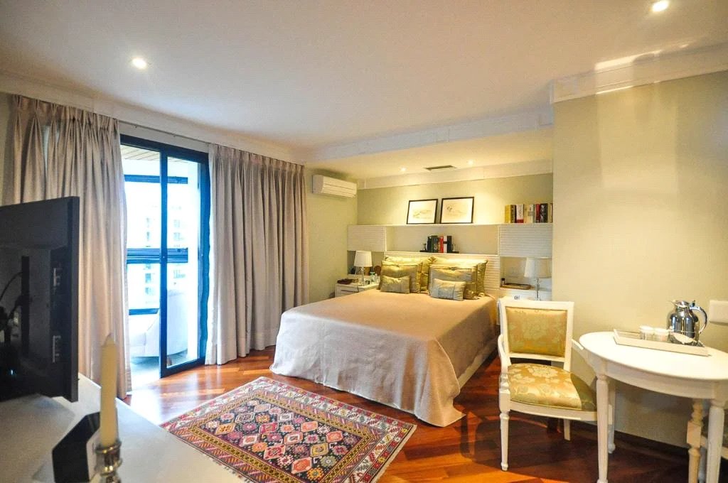 Apartamento à venda com 4 suítes em Vila Andrade, São Paulo, SP