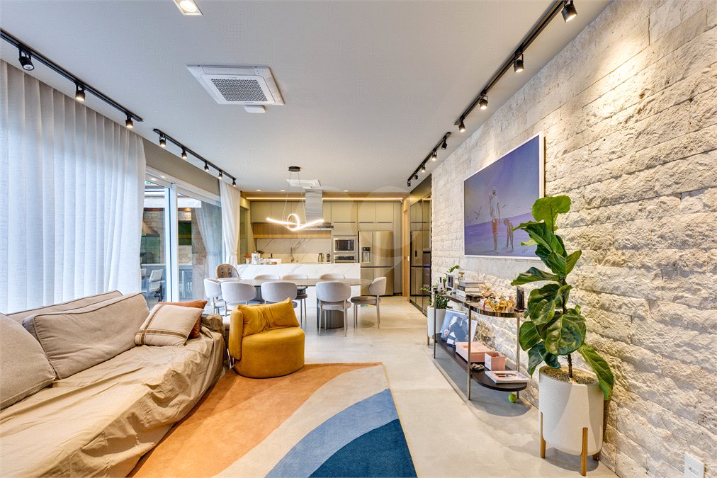 Casa à venda com 4 suítes no condomínio Jardim Flora, São Paulo - SP