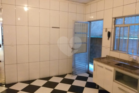 Sobrado à venda com 3 quartos, sendo 1 suíte, em Jardim Cruz do Corisco, São Paulo, SP