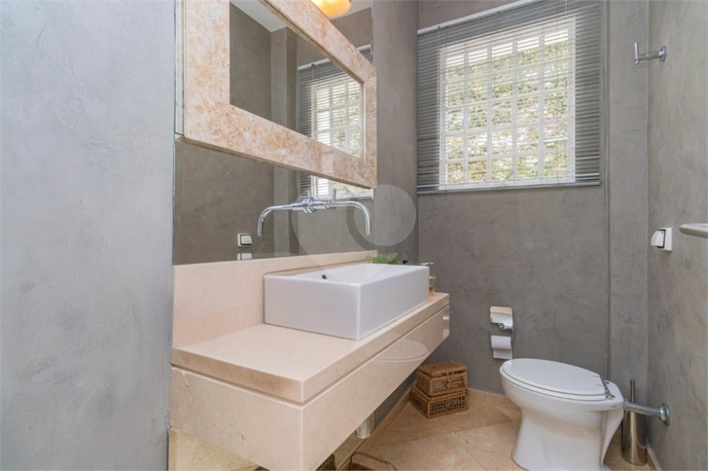 Casa à venda com 4 quartos, sendo 3 suítes, em Brooklin, São Paulo, SP