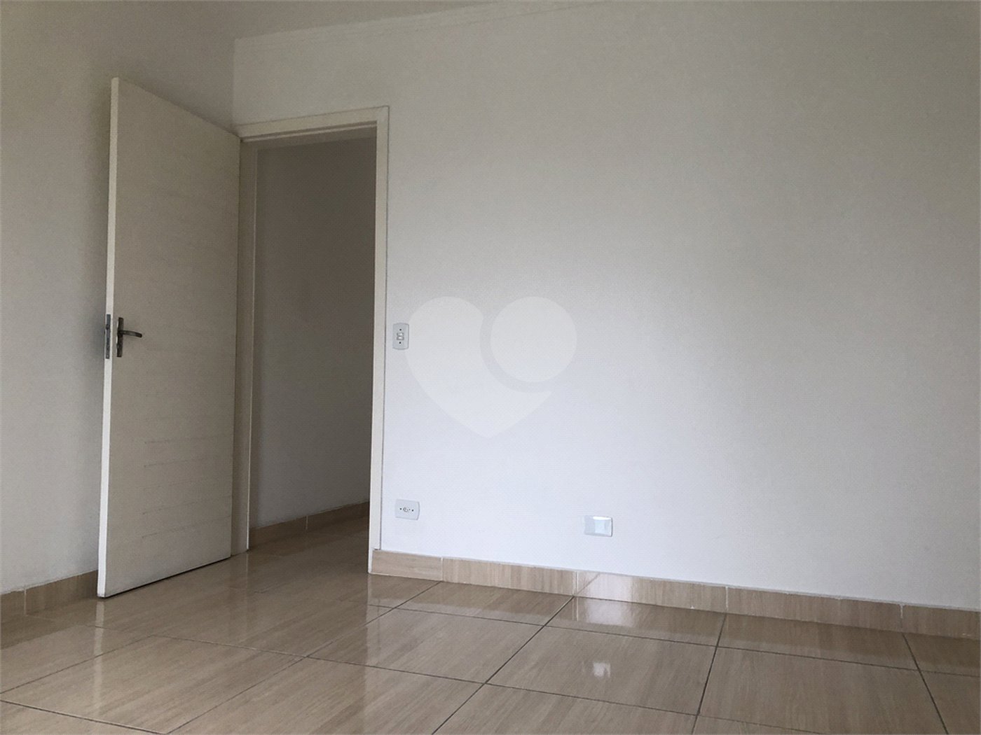 Sobrado à venda com 3 suítes em Parada Inglesa, São Paulo, SP