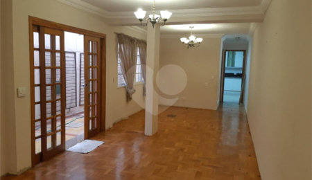 Sobrado à venda com 3 quartos, sendo 1 suíte,  em Jardim Olympia, São Paulo, SP
