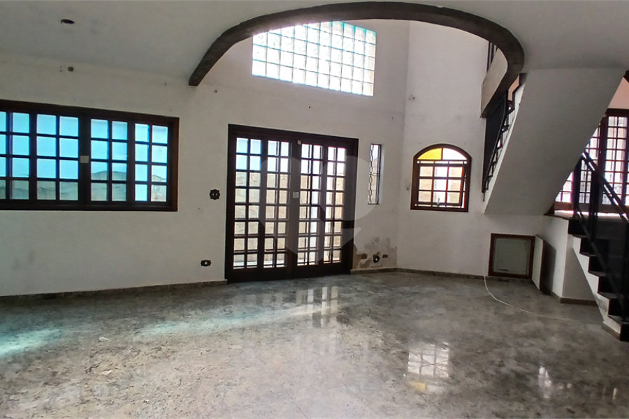 Sobrado à venda com 4 quartos, sendo 1 suíte, em Santana, São Paulo, SP