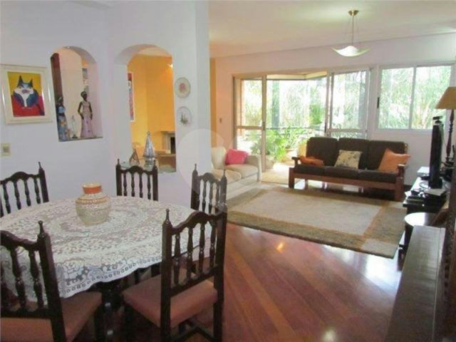 Apartamento à venda com 4 quartos, sendo 2 suítes,  em Morumbi, São Paulo, SP