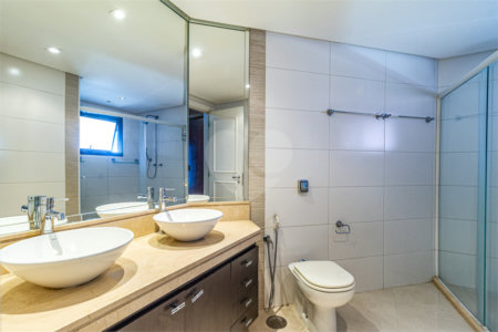 Apartamento à venda com 3 quartos, sendo 2 suítes, em Vila Andrade, São Paulo, SP