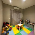 Casa à venda com 4 quartos, sendo 2 suítes, no condomínio Residencial Parque Esplanada, Votorantim - SP