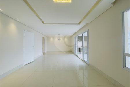 Apartamento à venda com 3 quartos, sendo 4 suítes,  no Centro, São Bernardo do Campo, SP