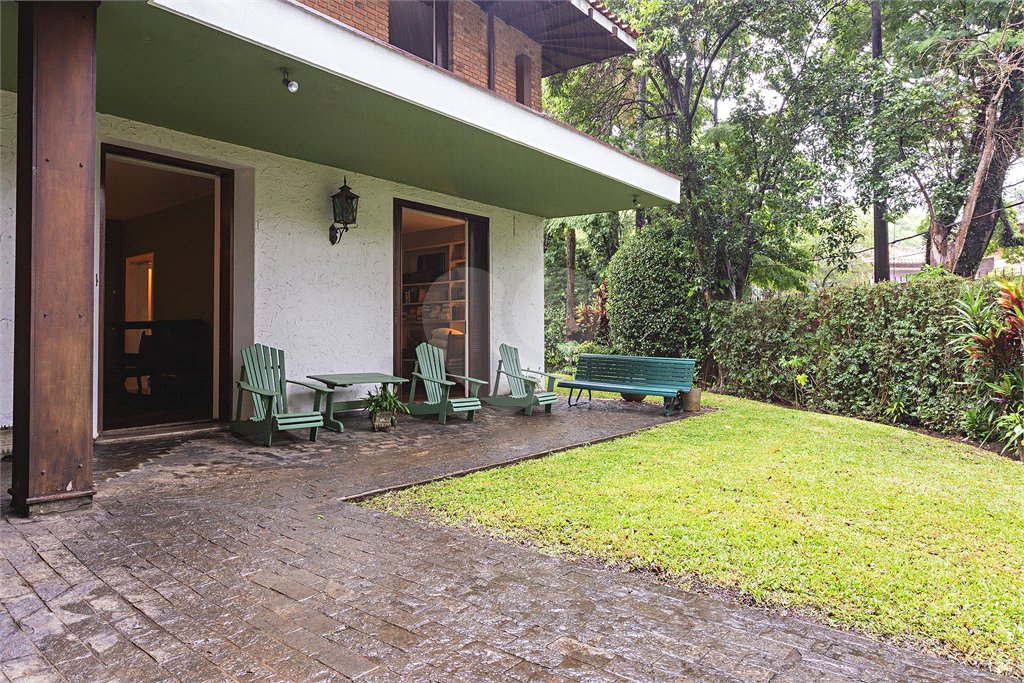Casa à venda com 4 quartos, sendo 2 suítes, em Alto de Pinheiros, São Paulo, SP