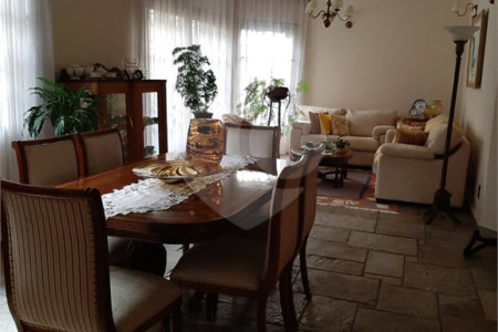 Casa Térrea à venda com 3 quartos, sendo 1 suíte, em Vila Lavínia, Mogi das Cruzes, SP