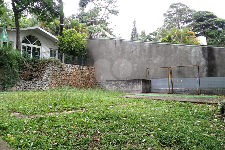 Sobrado à venda com 4 quartos, sendo 1 suíte, em Jardim Floresta, São Paulo, SP